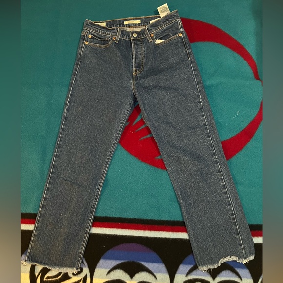 Levi’s Wedgie Straight Jean - Picture 1 of 3